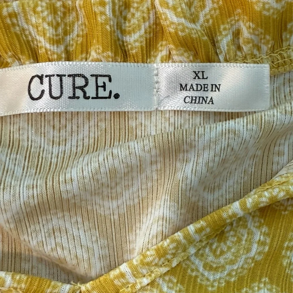 Elegant Yellow Patterned Blouse by‎ Cure size XL